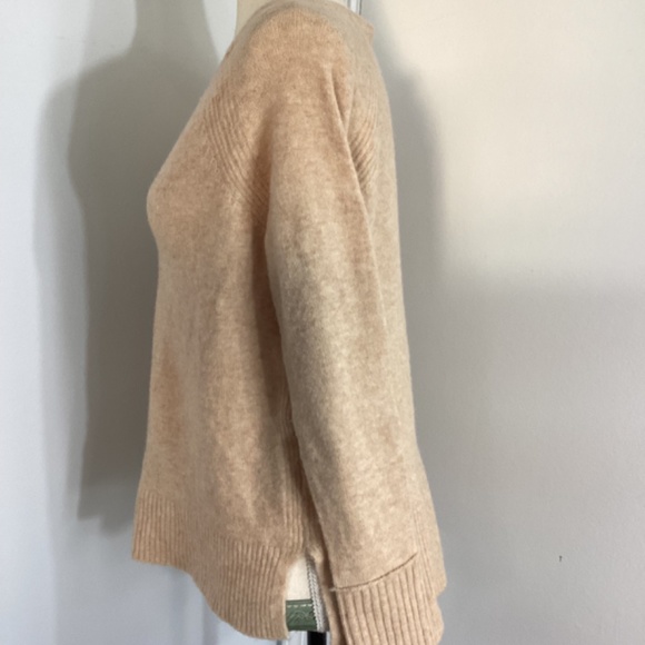 NWT J.CREW SIZE XS V NECK SWEATER MERINO WOOL ALPACA BLEND BEIGE CLASSIC - Picture 4 of 11